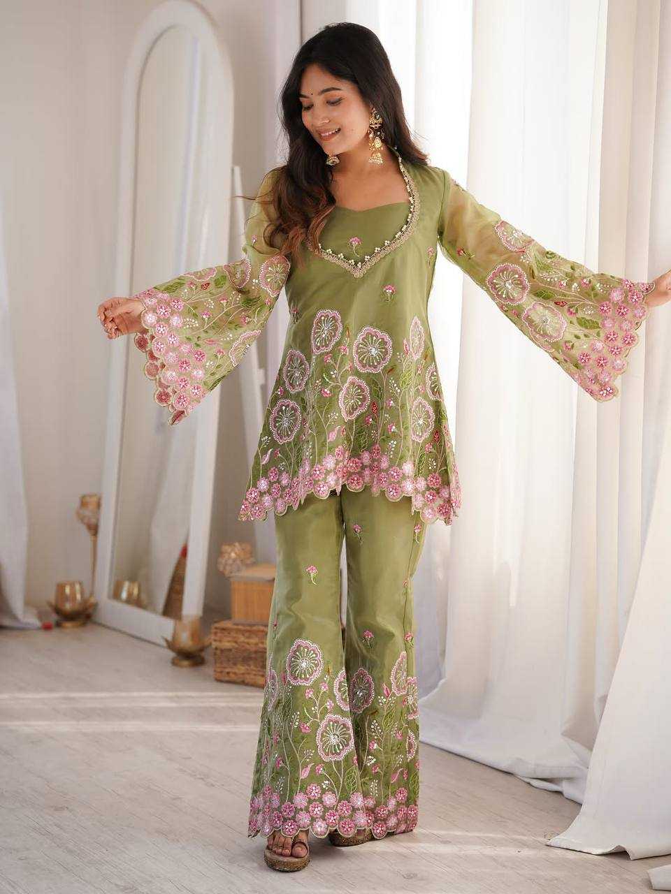 Crush Silk Embroidery Suit