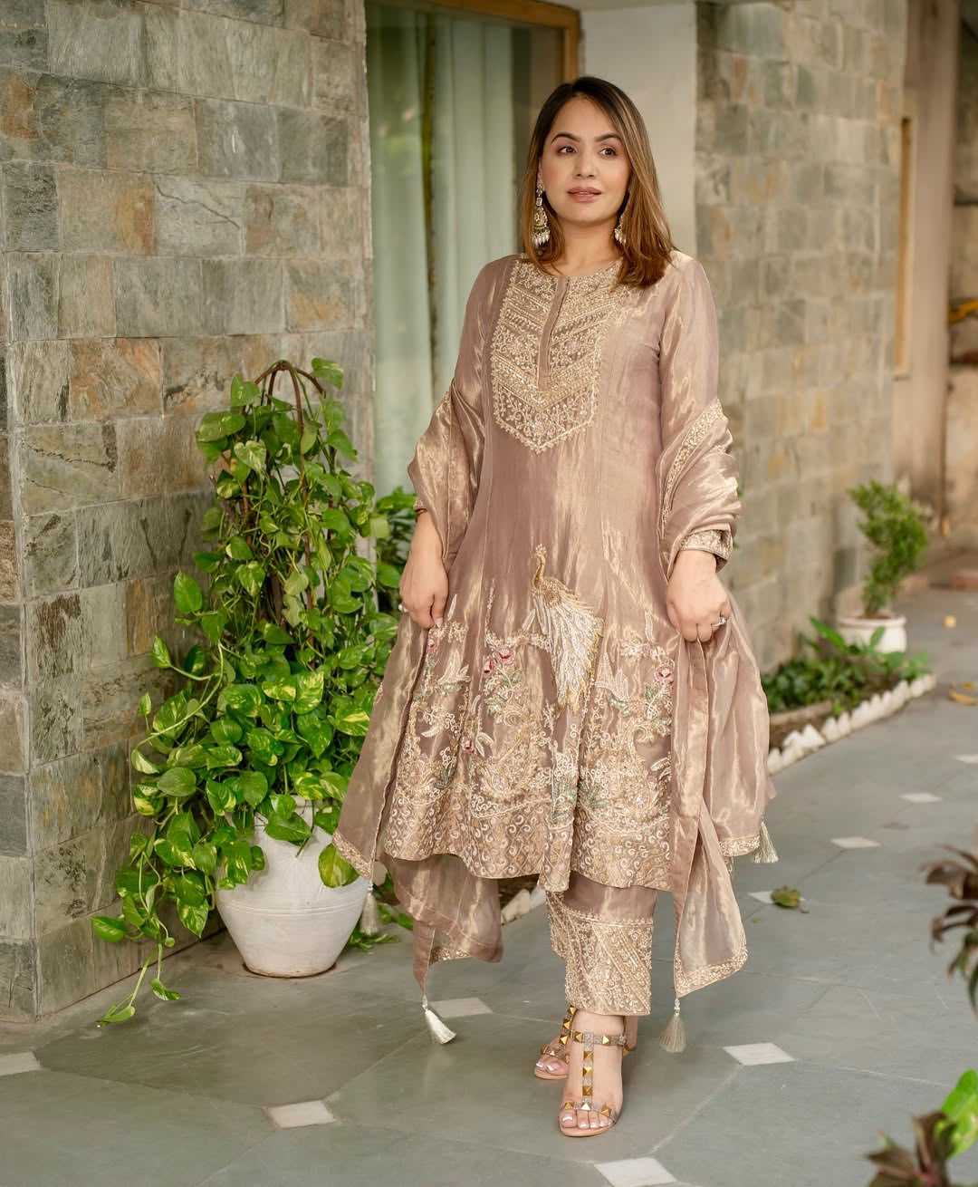 Fendy Embroidery Suit 1243