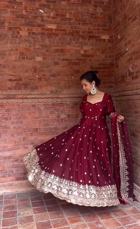Fendy Embroidery Suit 1250