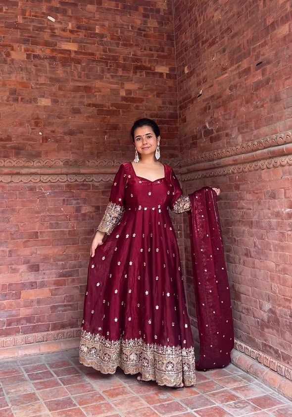 Fendy Embroidery Suit 1250
