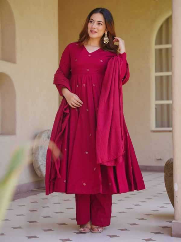 Heavy Roman Silk Embroidery Suit