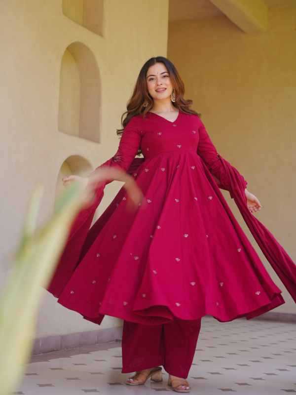 Heavy Roman Silk Embroidery Suit