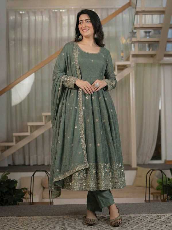 Crunchi Ladies Silk Suit