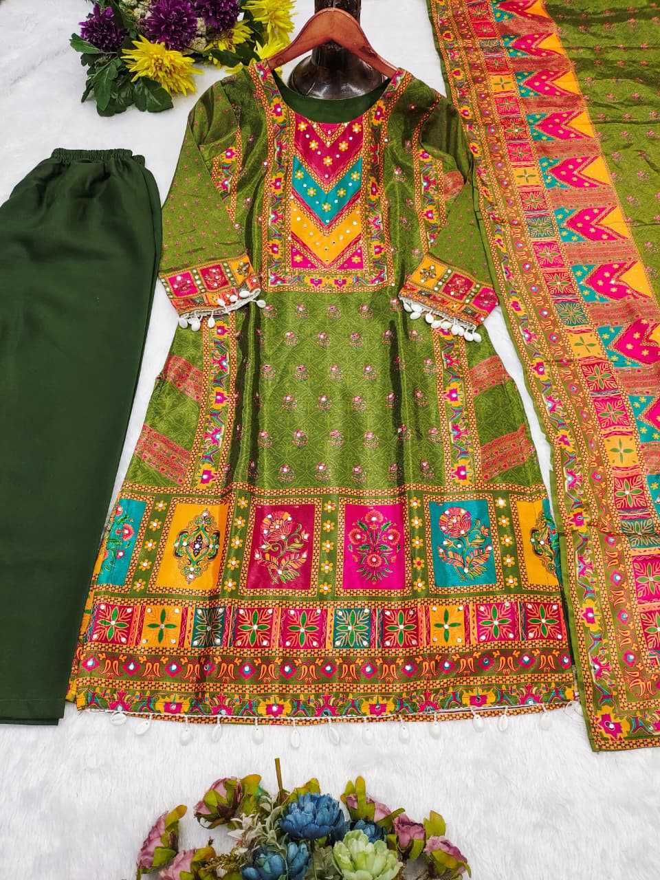 Chinon Silk Ladies Suit 9278