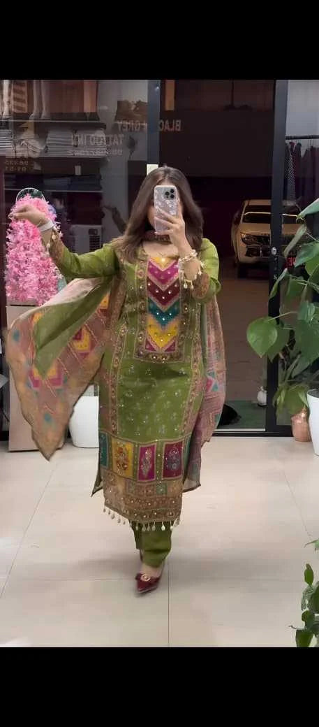 Chinon Silk Ladies Suit 9278