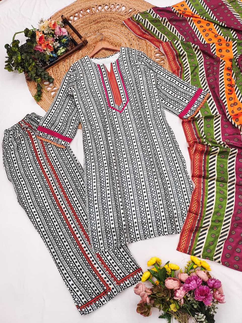 Chinon Silk Printed Suit JT-143941