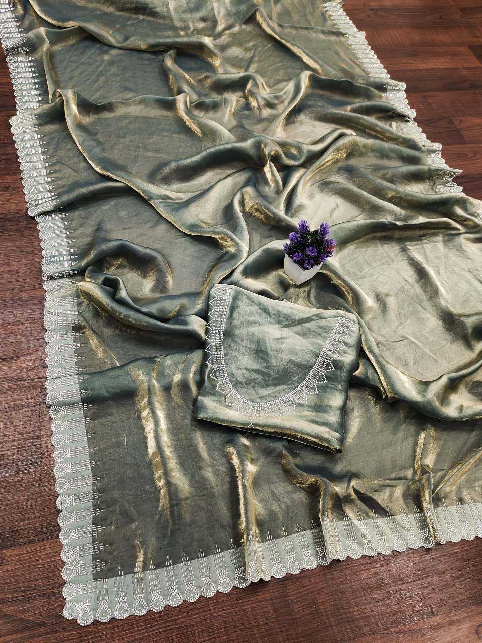 Space Silk Traditional Saree in Mehndi