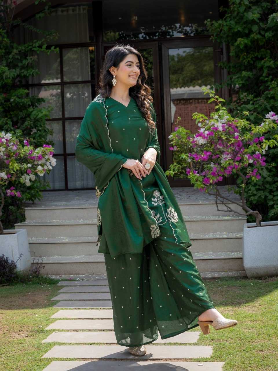 Chinon Ladies Suit