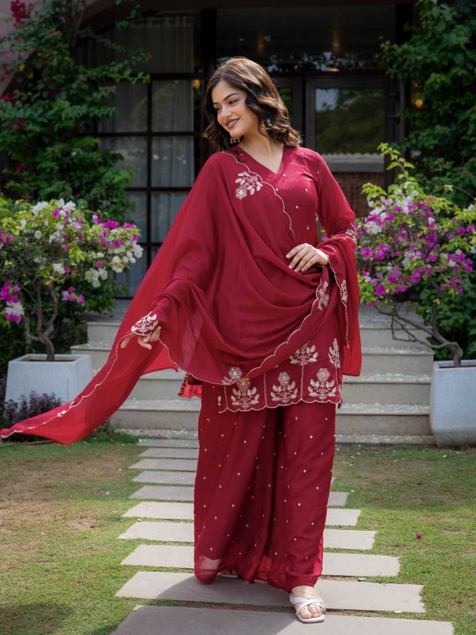 Chinon Ladies Suit