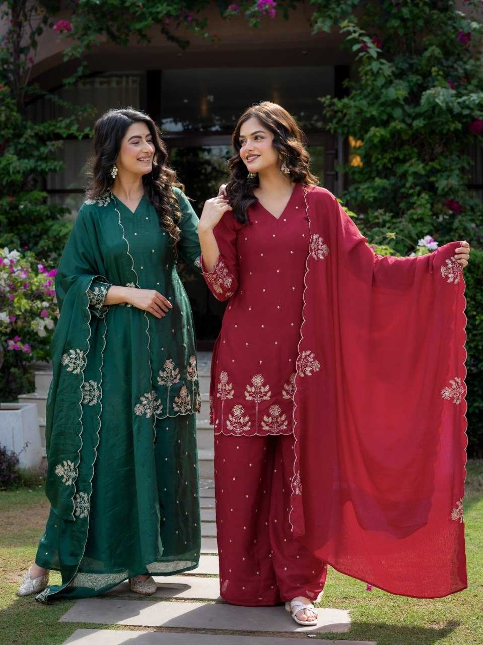 Chinon Ladies Suit