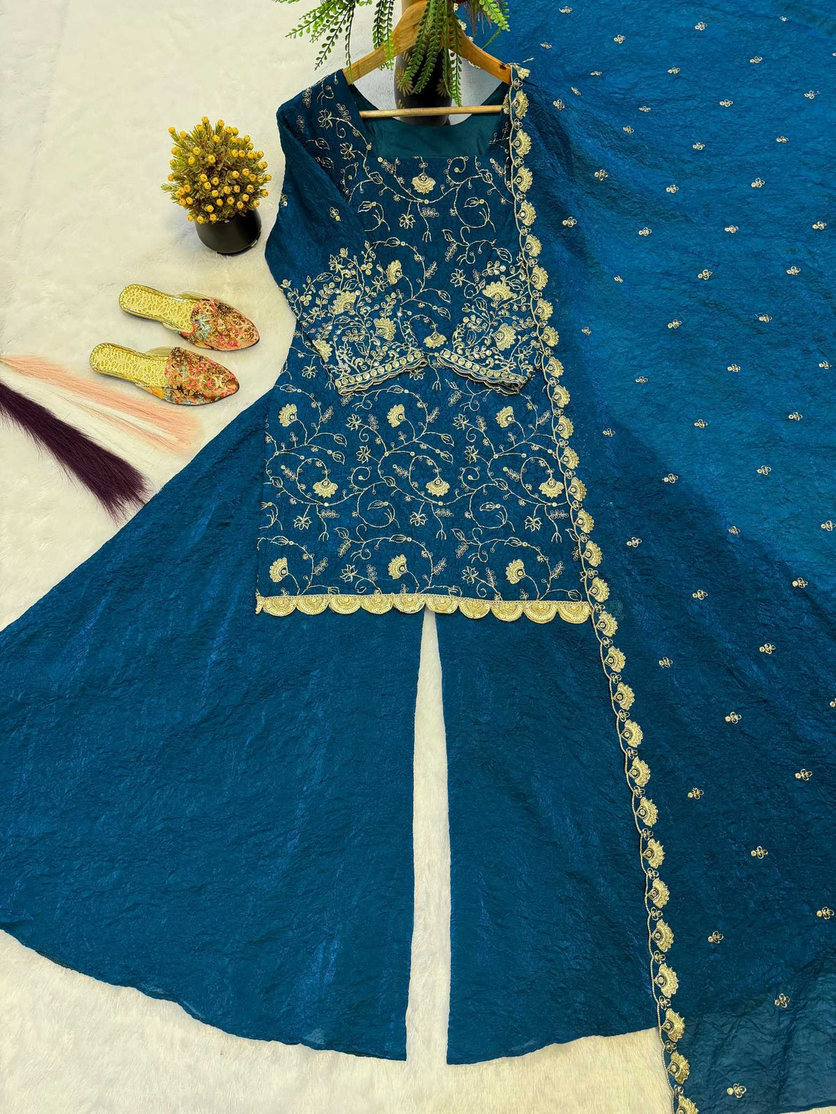Crush Silk Embroidery Suit 543