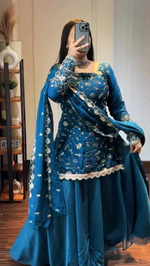 Crush Silk Embroidery Suit 543