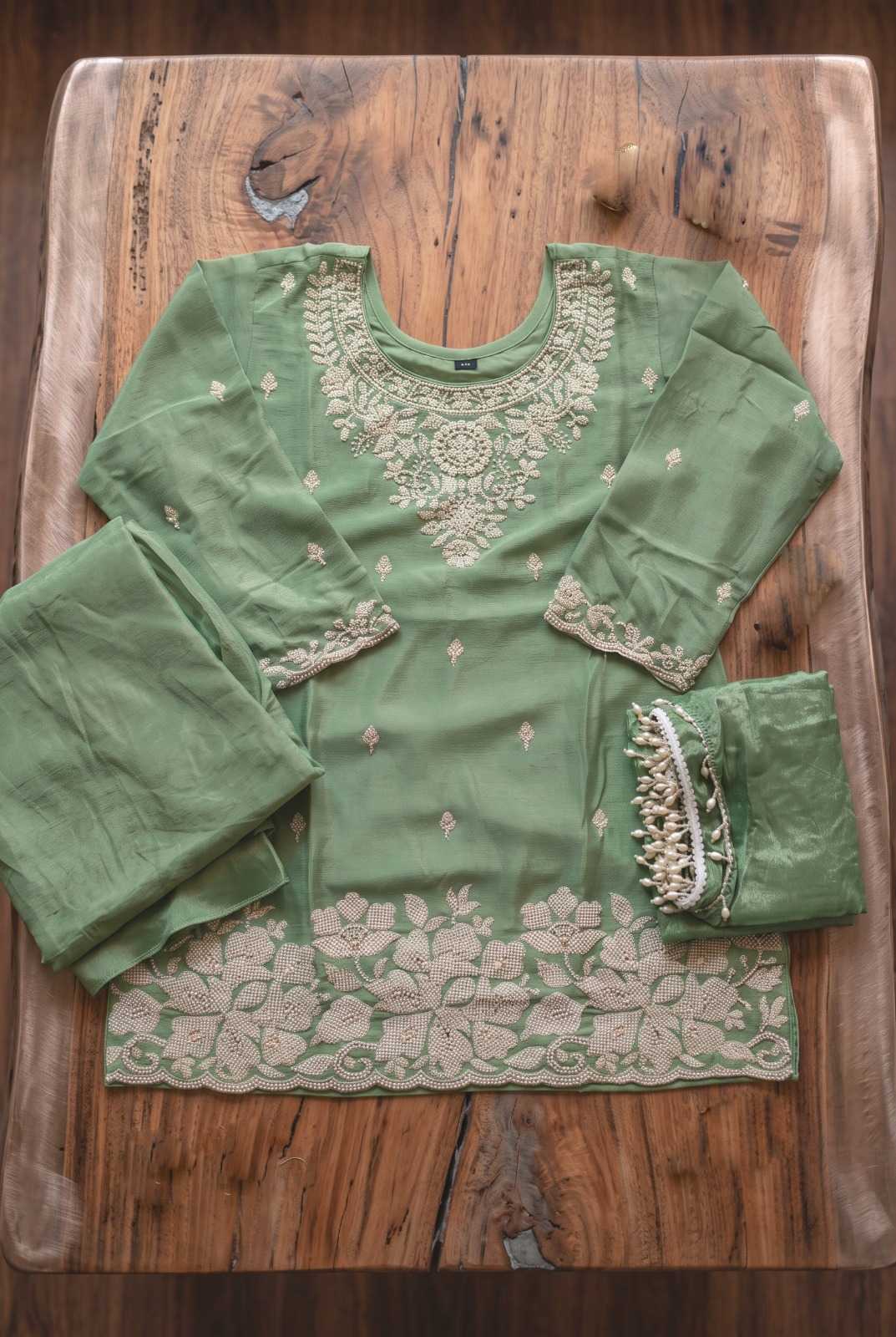 Chinon Palazzo Suit