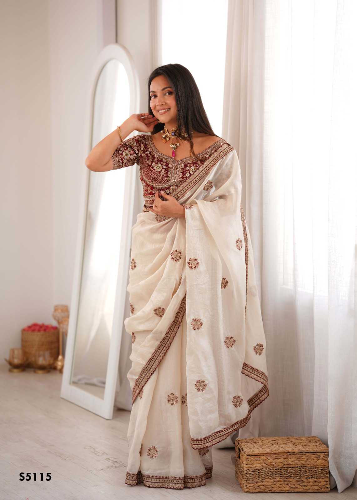 Fendy Embroidered Saree