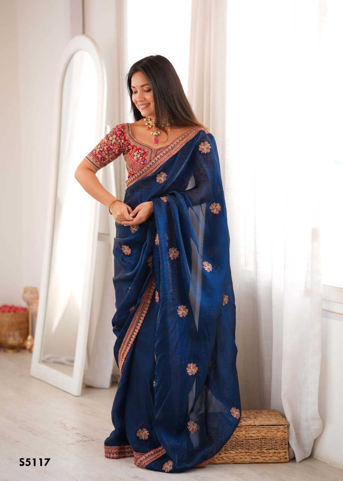 Fendy Embroidered Saree