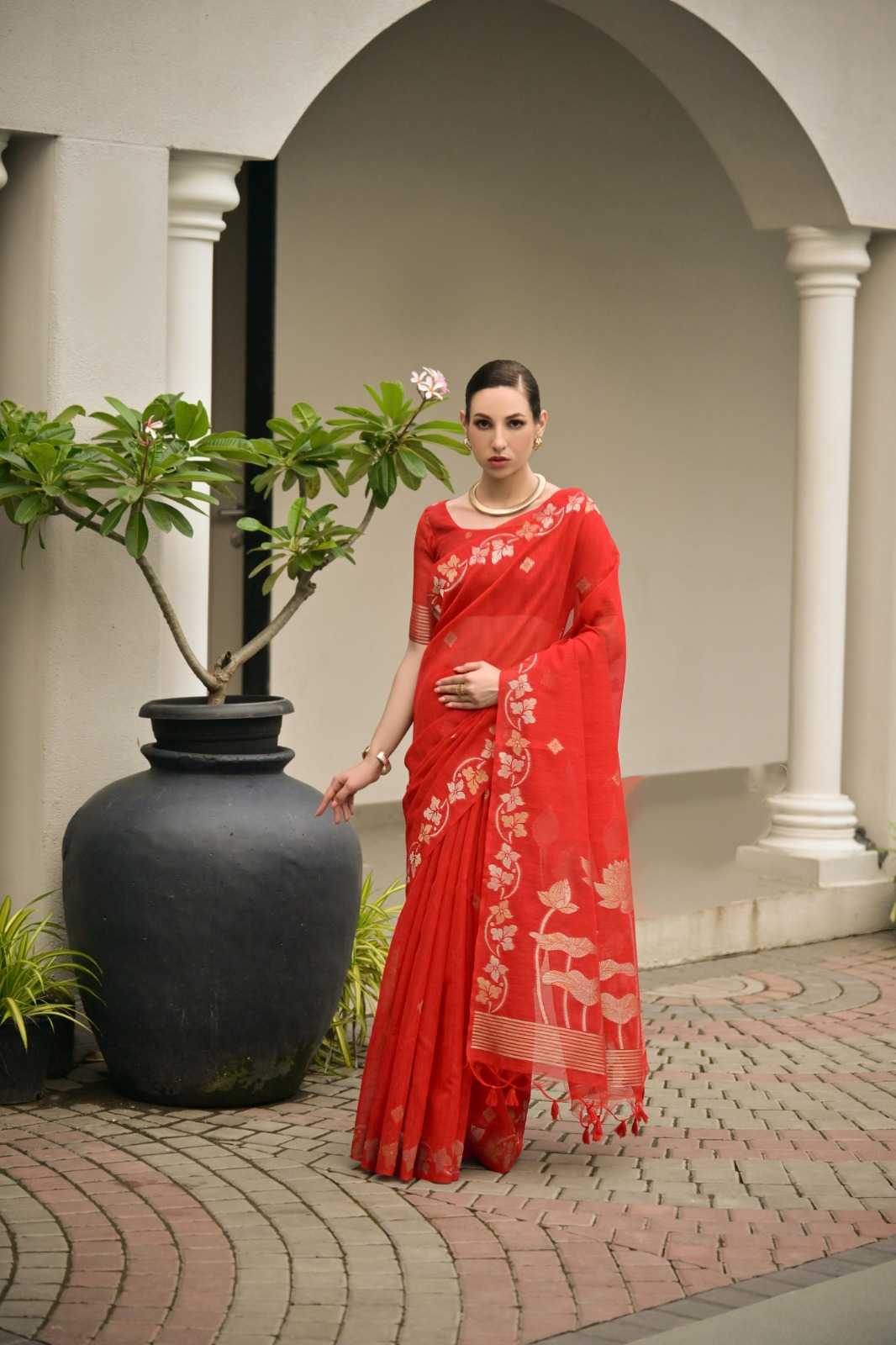 Linen Soft Silk Saree in Rani