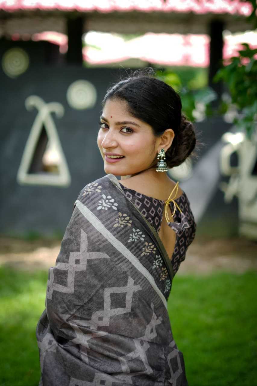Pretty Soft Silk Zari Border Saree