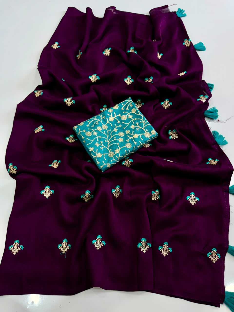 Avantika Viscose Embroidered Saree