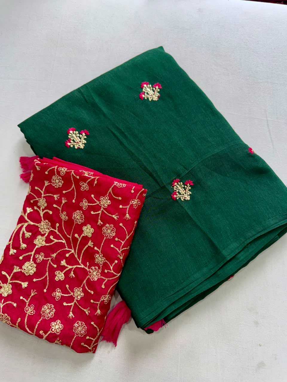 Avantika Viscose Embroidered Saree