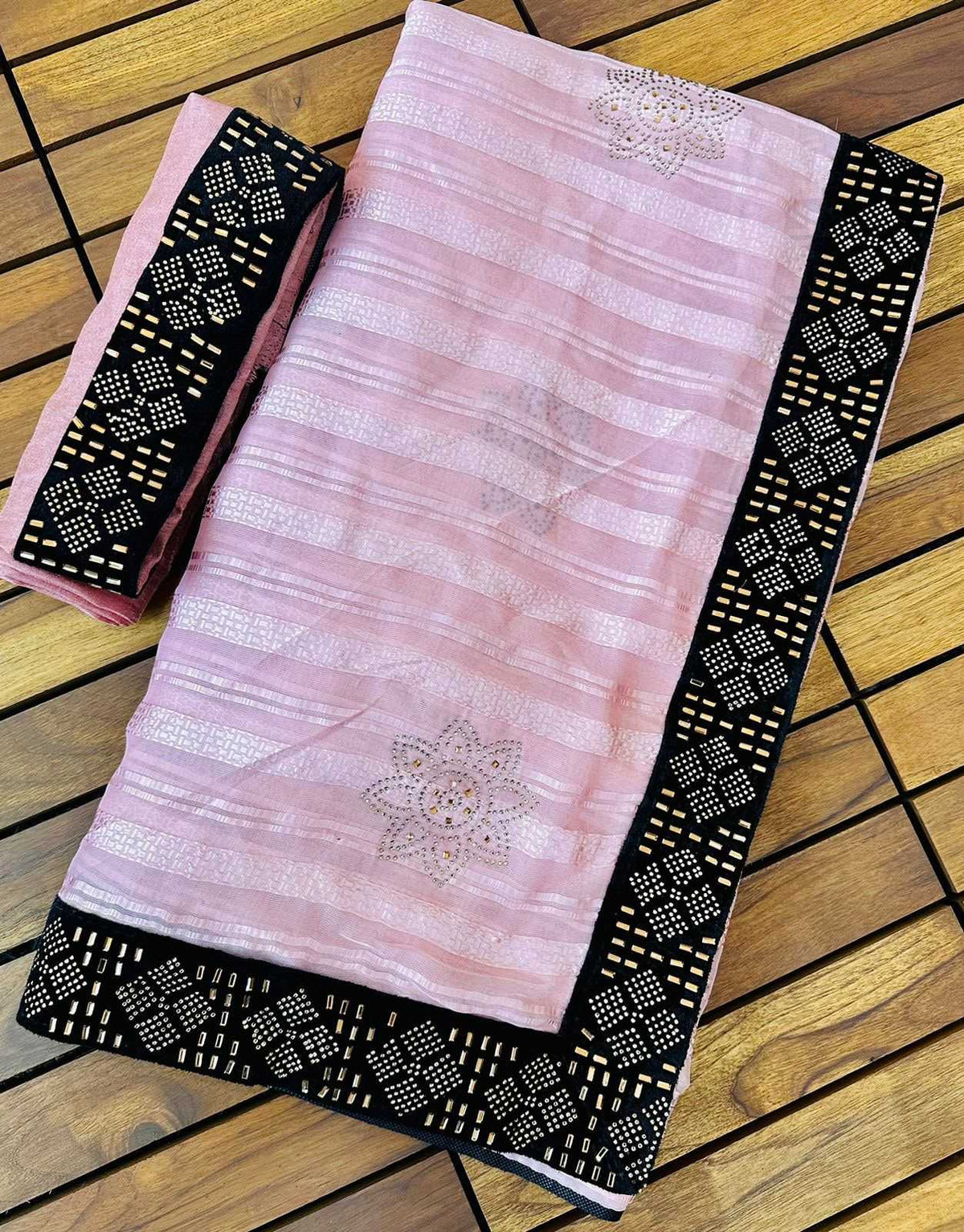 Geet Velvet Designer Saree