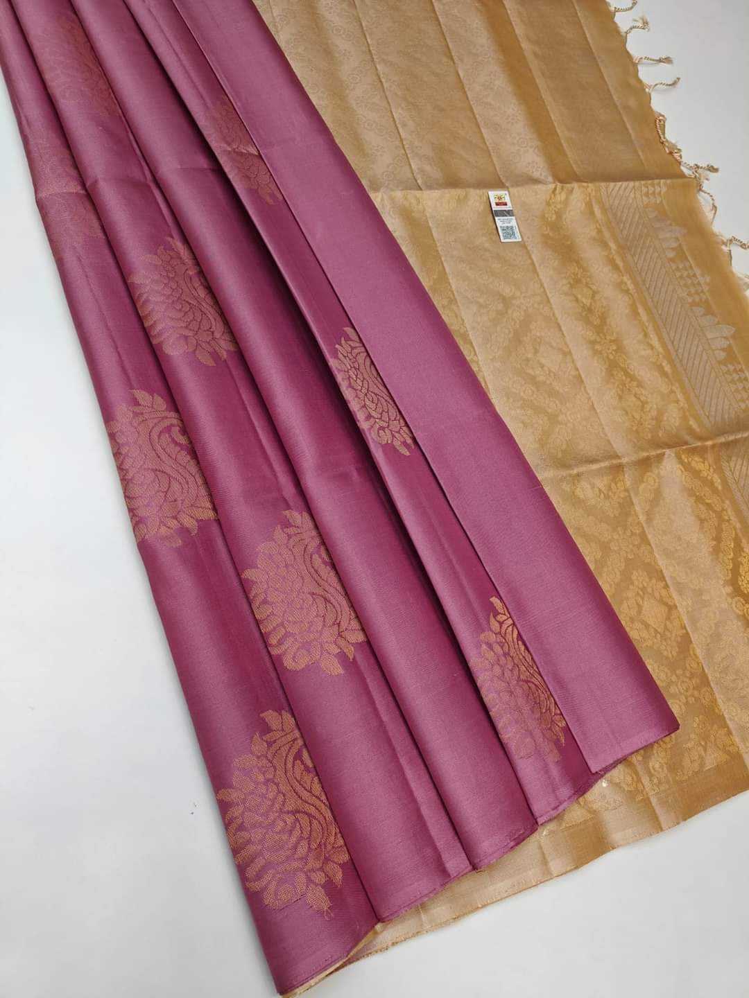 Lichi Silk Jacquard Saree in Hot Pink