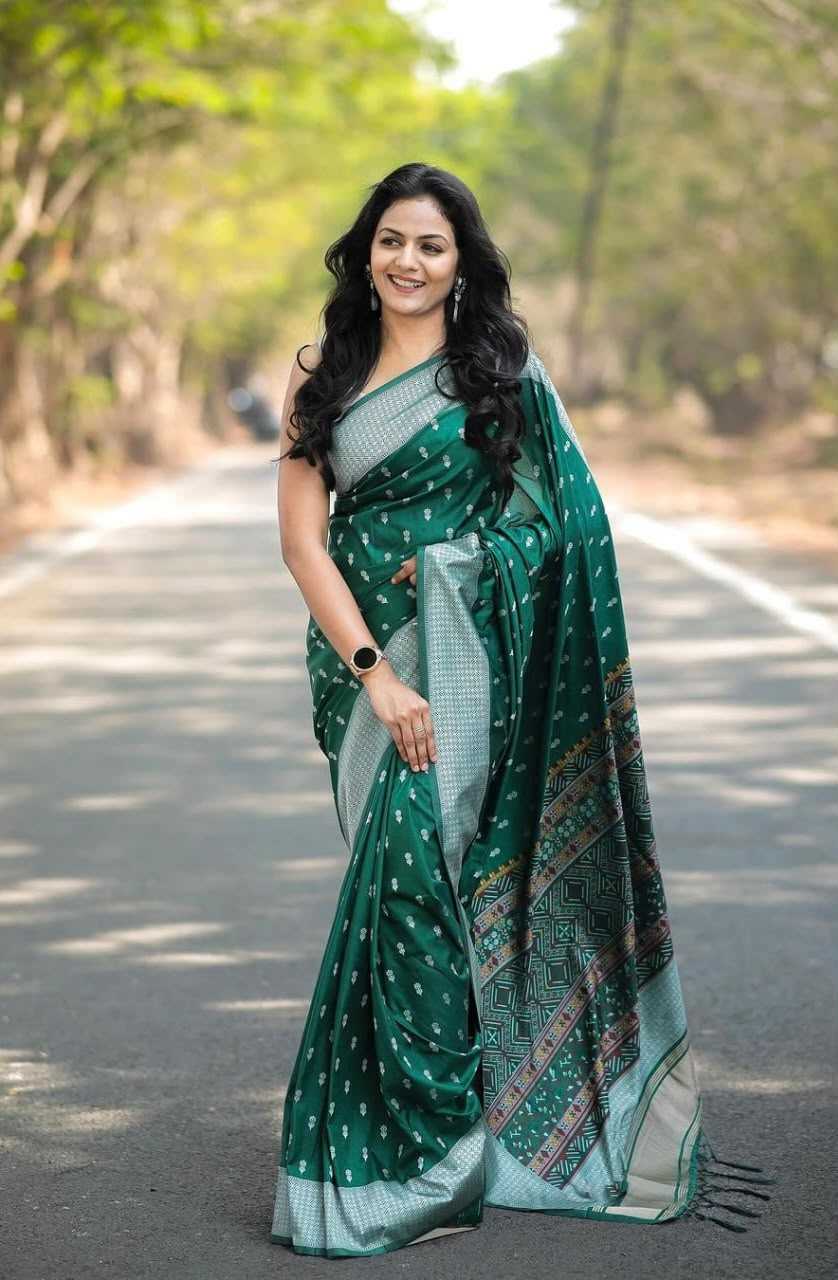 Lichi Silk Soft Saree in Dark Green
