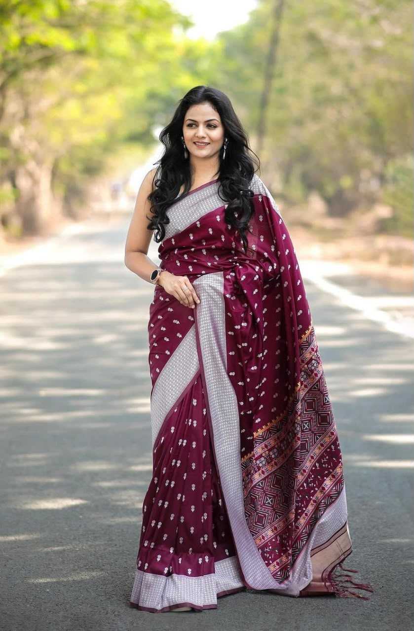 Lichi Silk Soft Saree in Dark Green