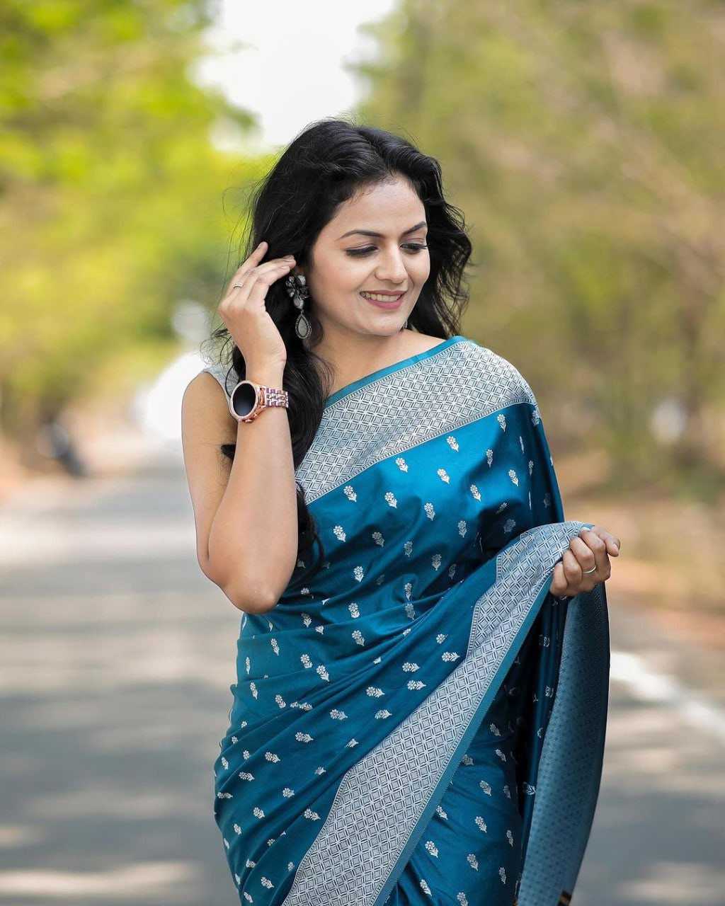 Lichi Silk Soft Saree in Dark Green
