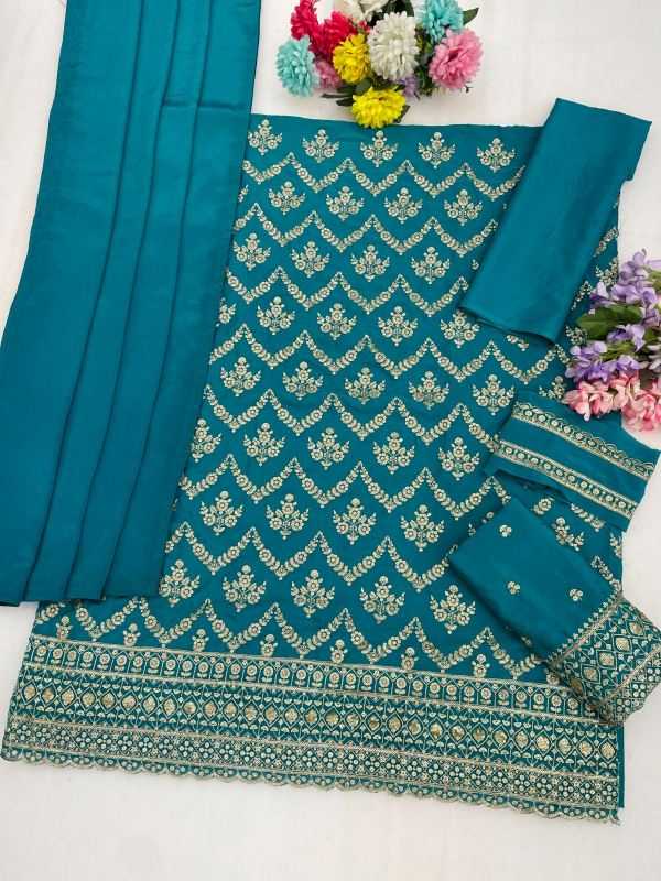 Chinon Embroidery Suit in Morpich