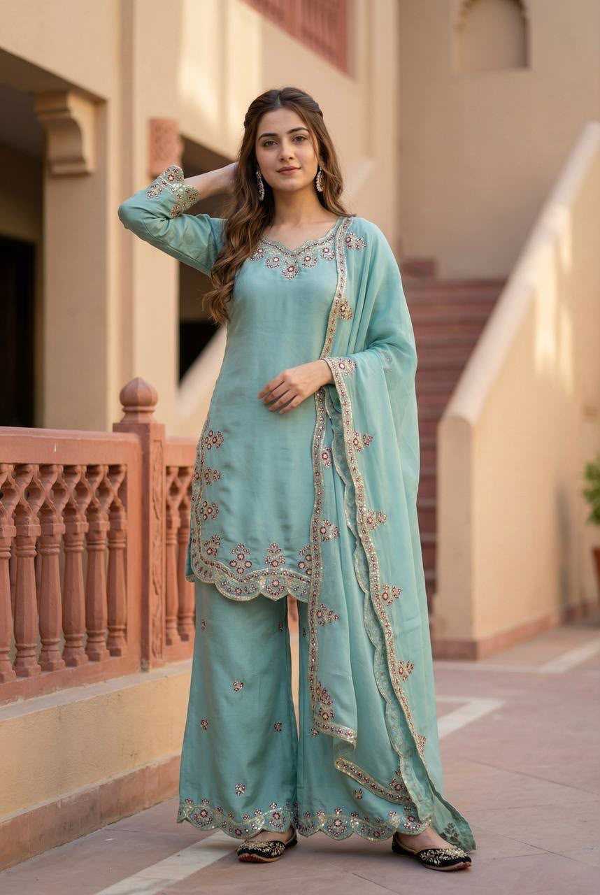 Heavy Roman Silk Embroidery Suit in White