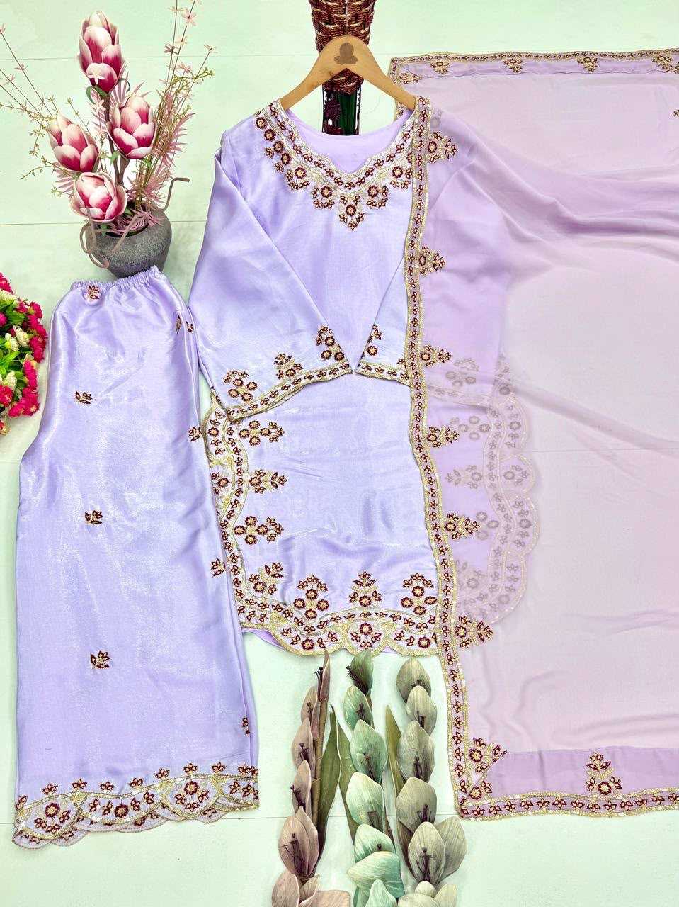 Heavy Roman Silk Embroidery Suit in White