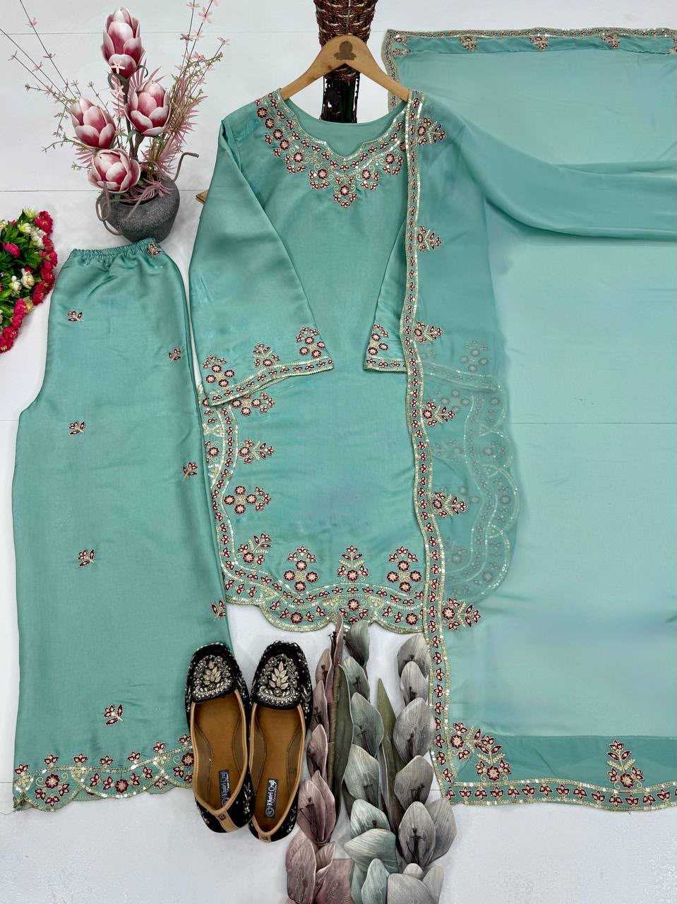 Heavy Roman Silk Embroidery Suit in White