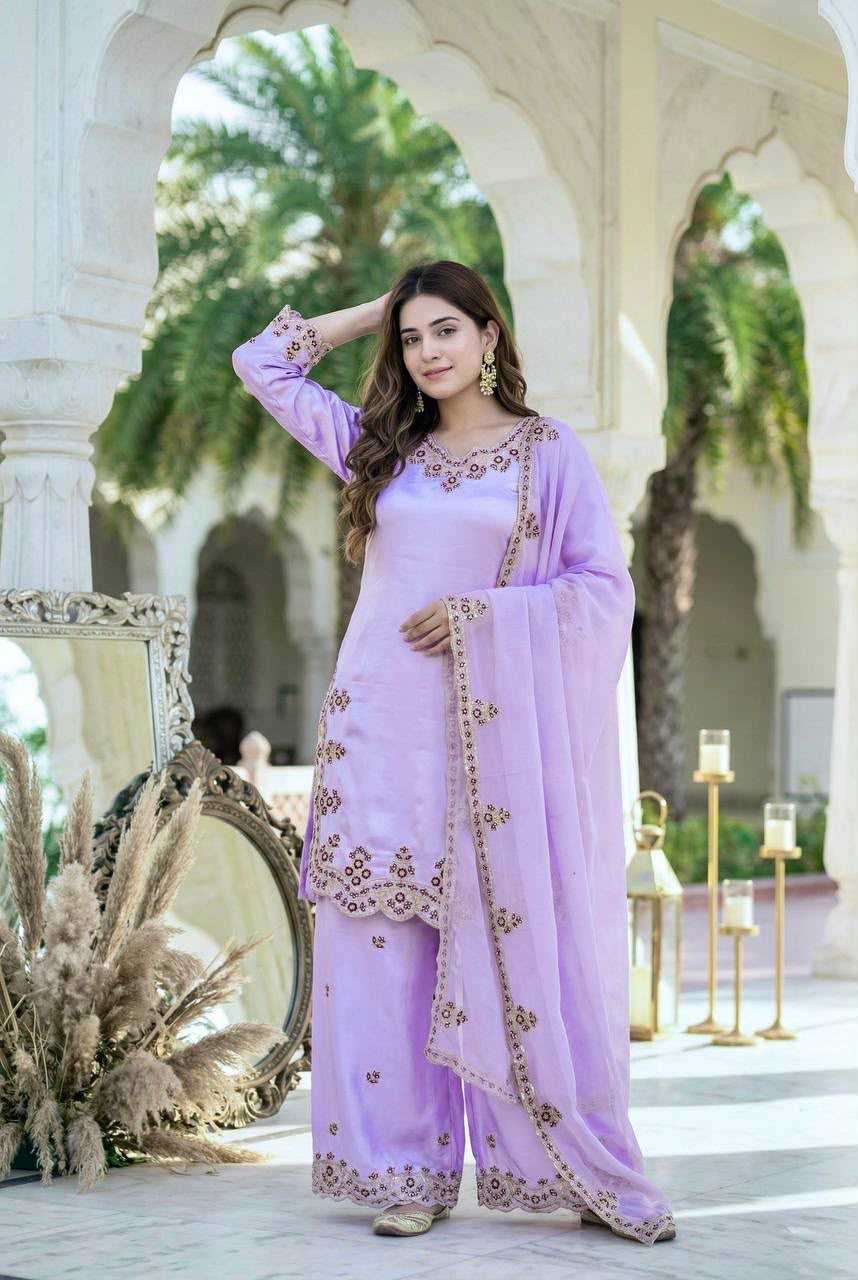 Heavy Roman Silk Embroidery Suit in White