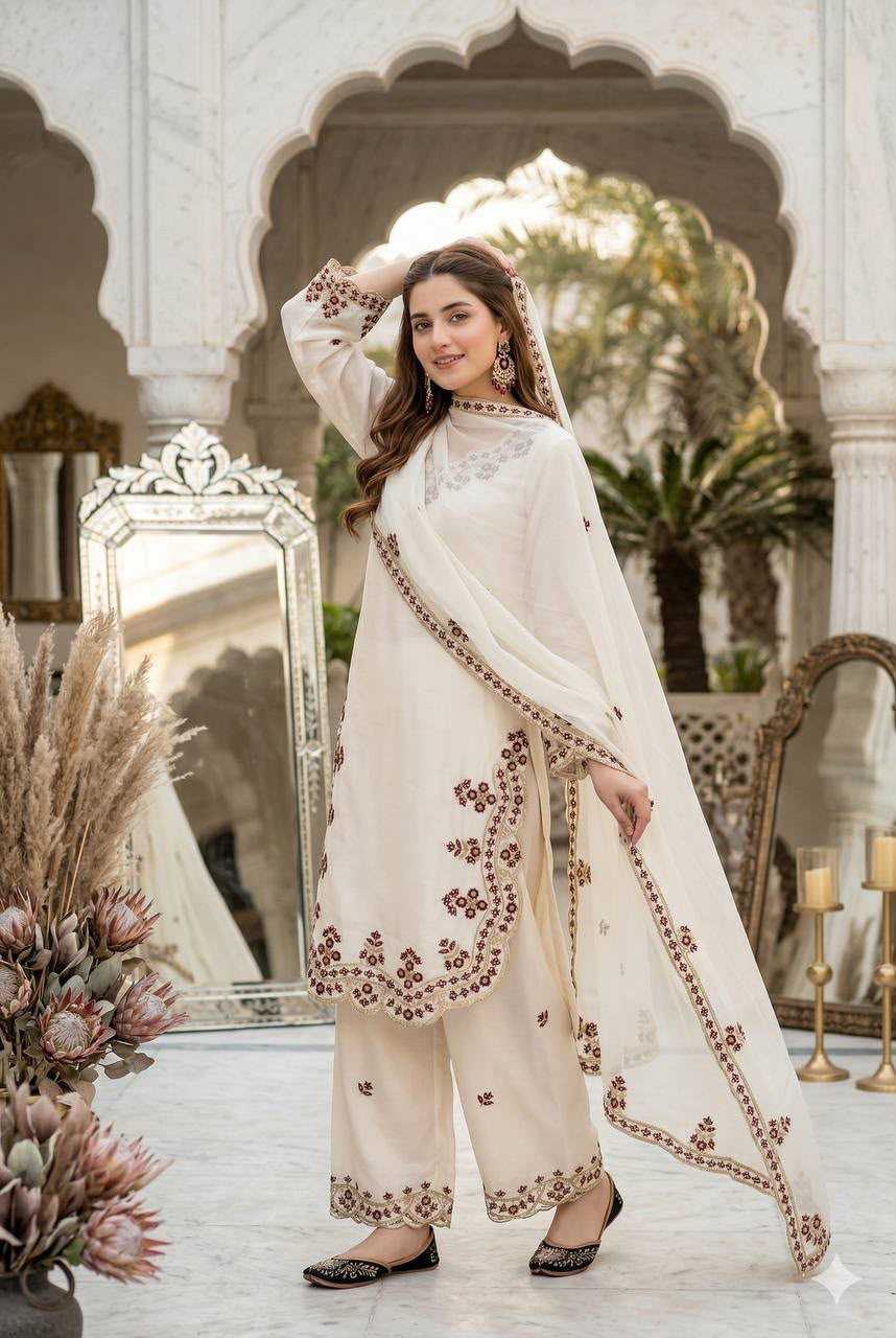 Heavy Roman Silk Embroidery Suit in White