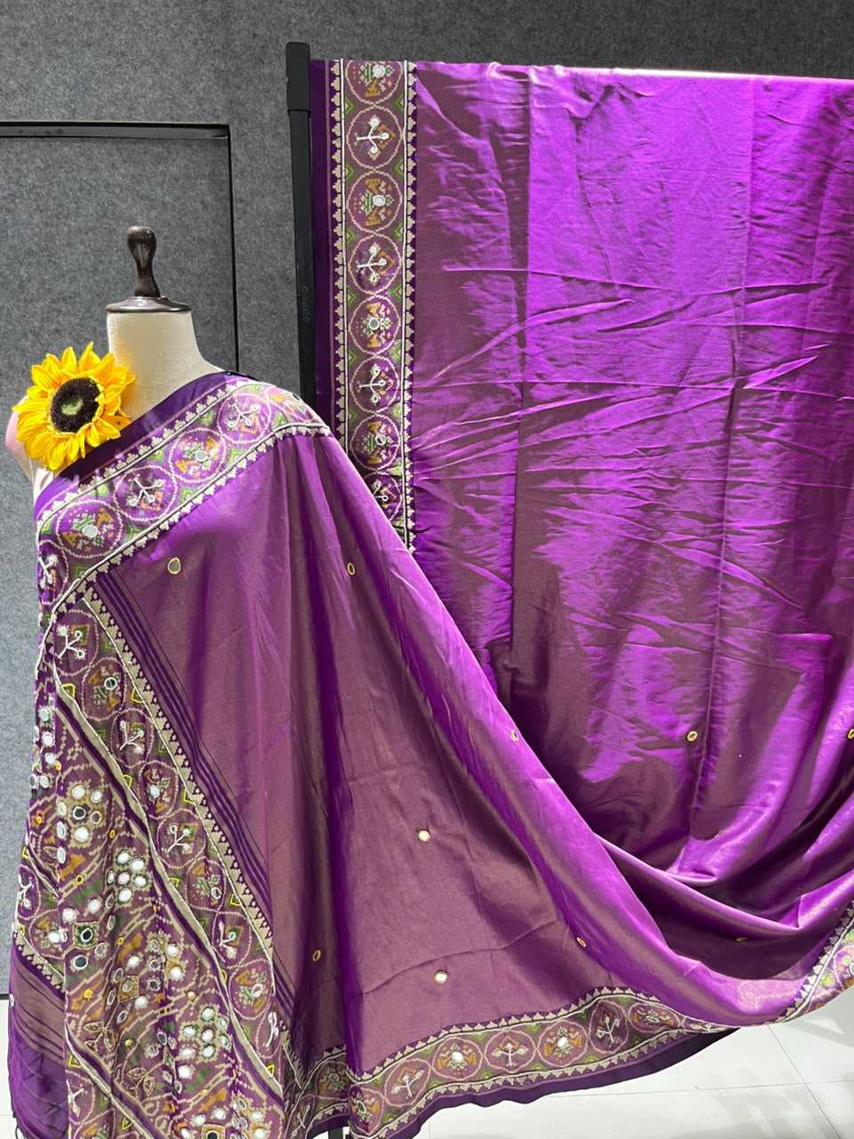 Bhuvika Banarasi Soft Silk Saree
