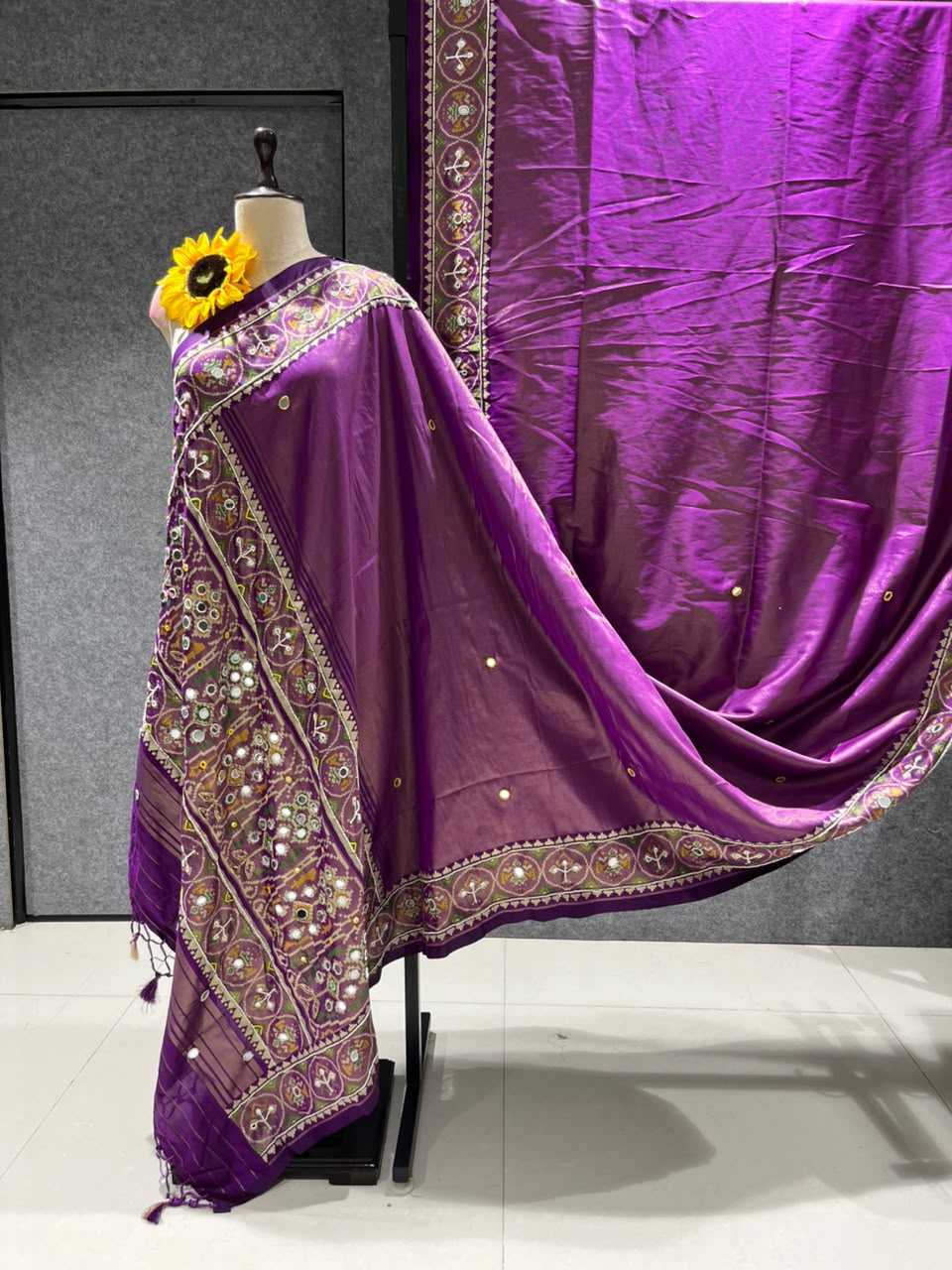 Bhuvika Banarasi Soft Silk Saree