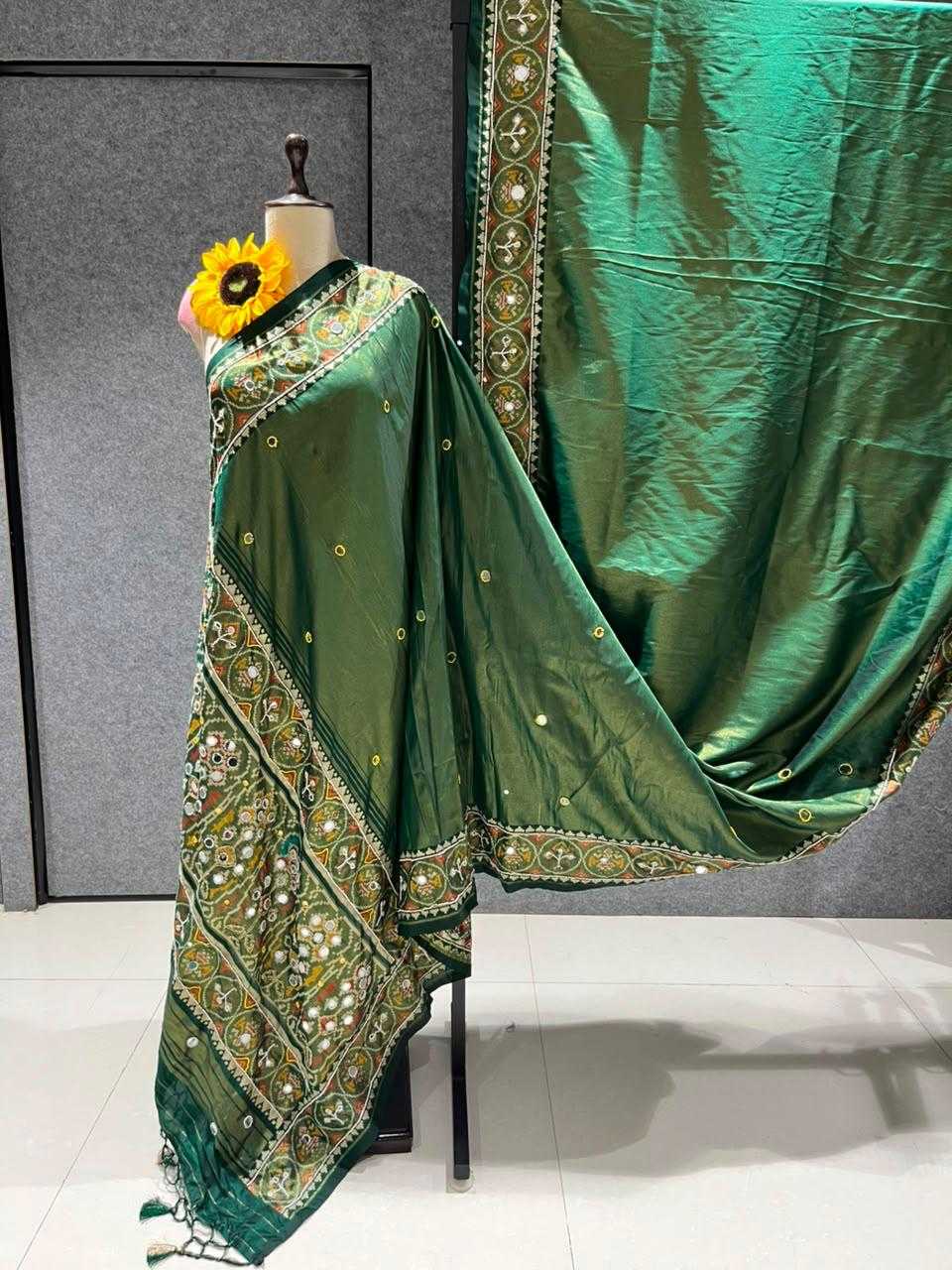 Manvisha Banarasi Soft Silk Traditional Saree