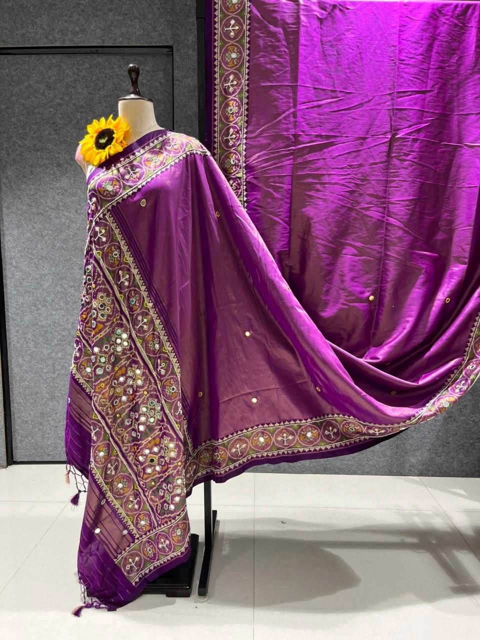 Manvisha Banarasi Soft Silk Traditional Saree
