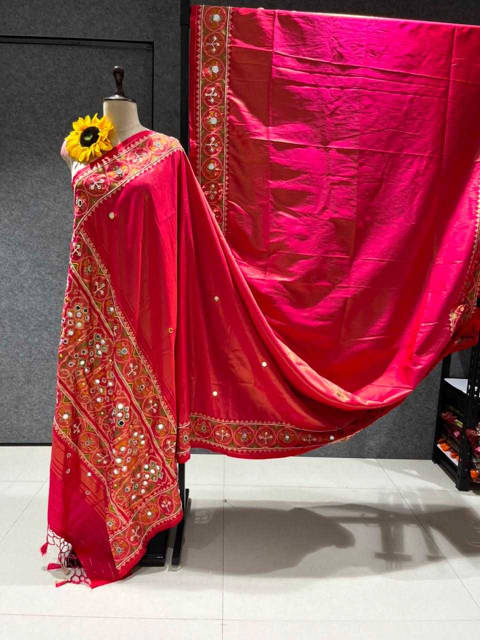 Manvisha Banarasi Soft Silk Traditional Saree