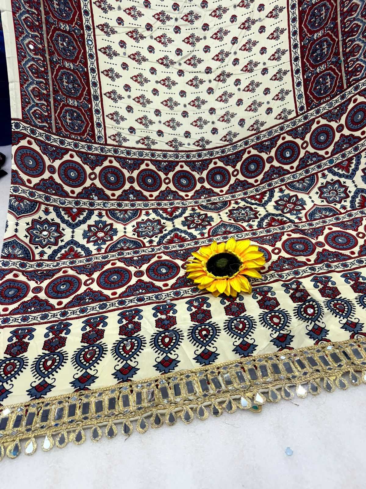 Gajji Silk Lace Border Saree