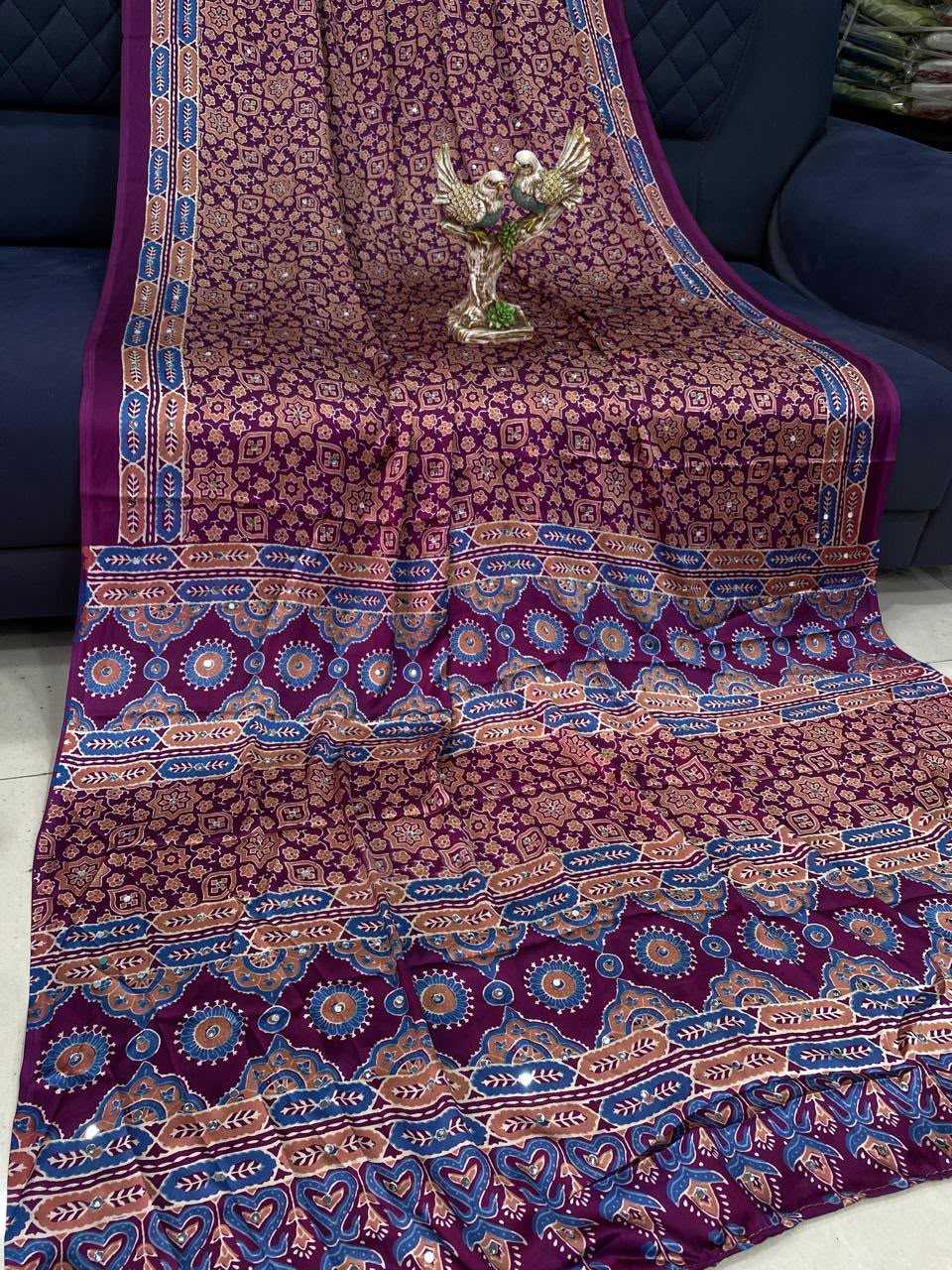 Gaji Japan Sartin Printed Saree