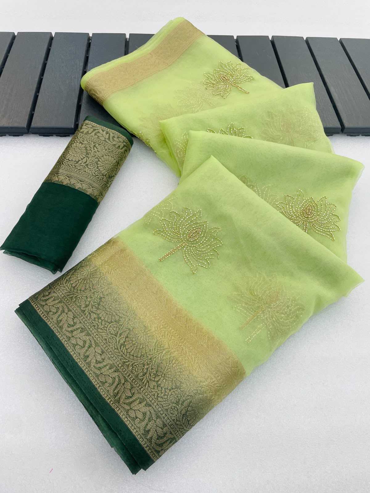 Val Kamal Jacquard Sequence Saree