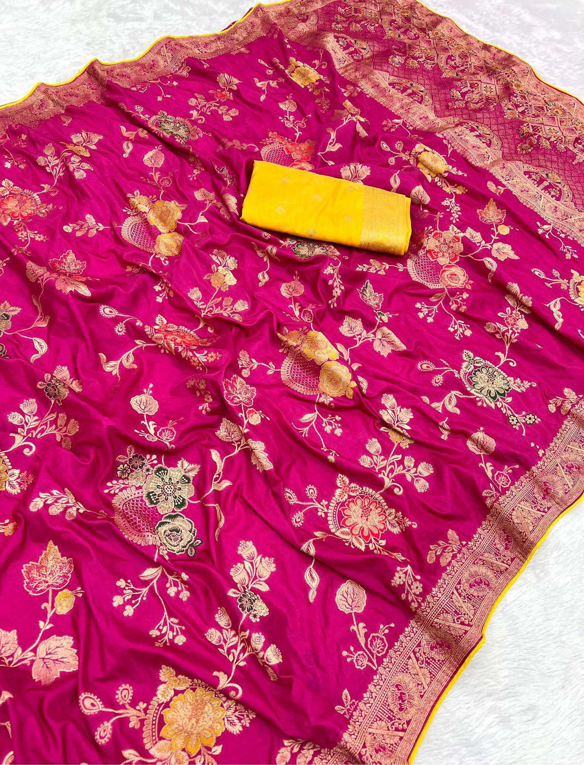 Aekshita Dola Silk Saree