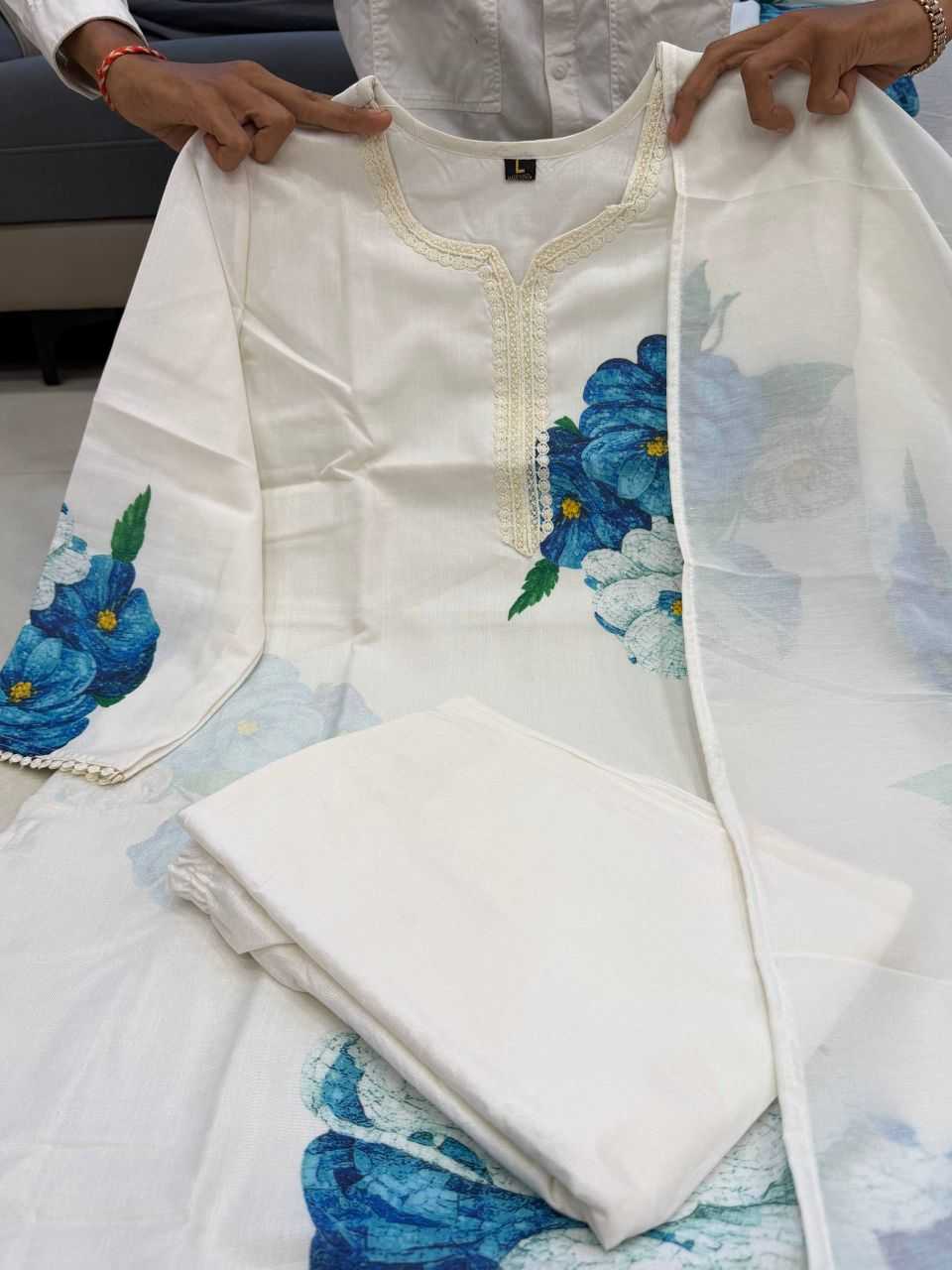Coll Cotton Suit
