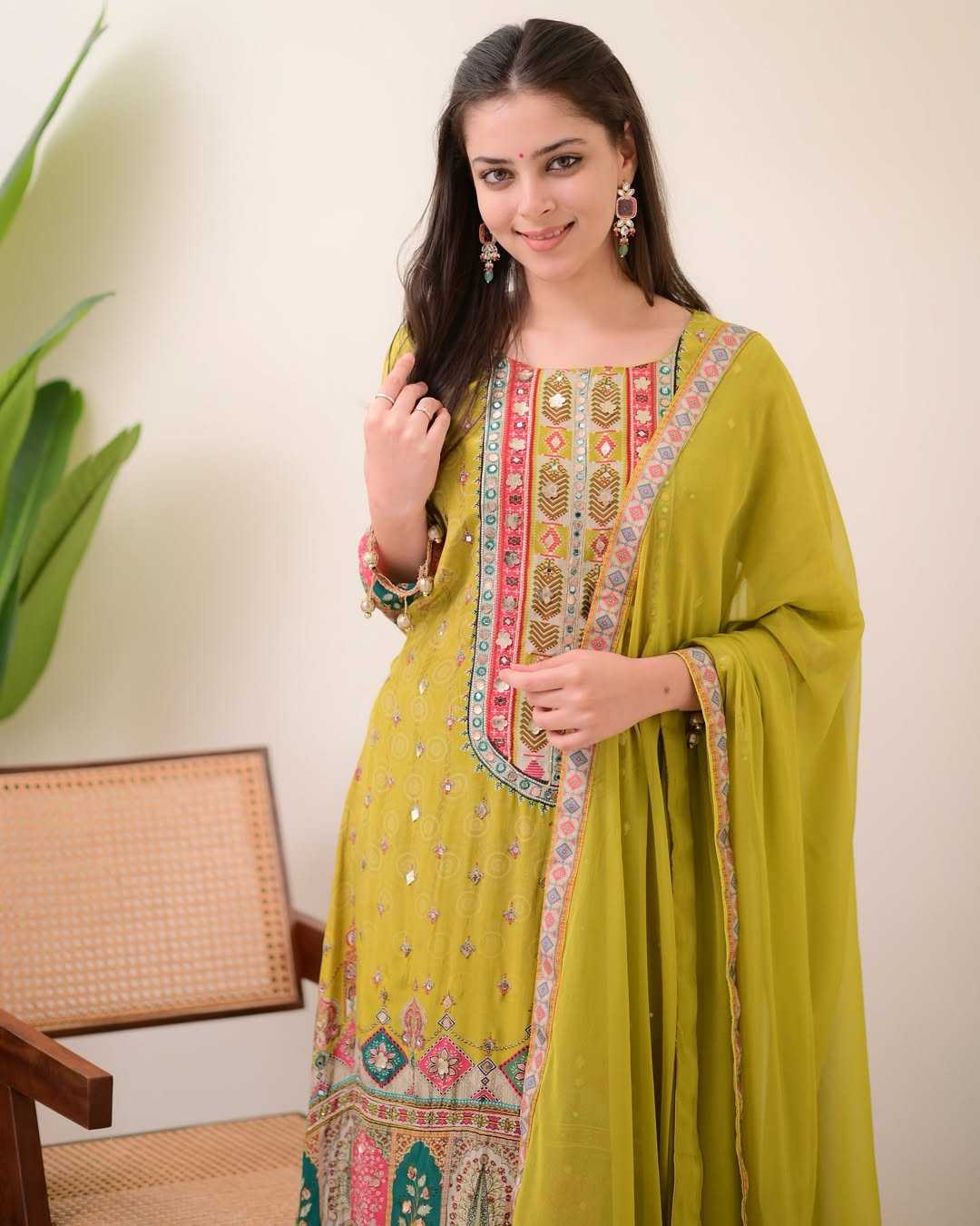 Chinon Palazzo Suit