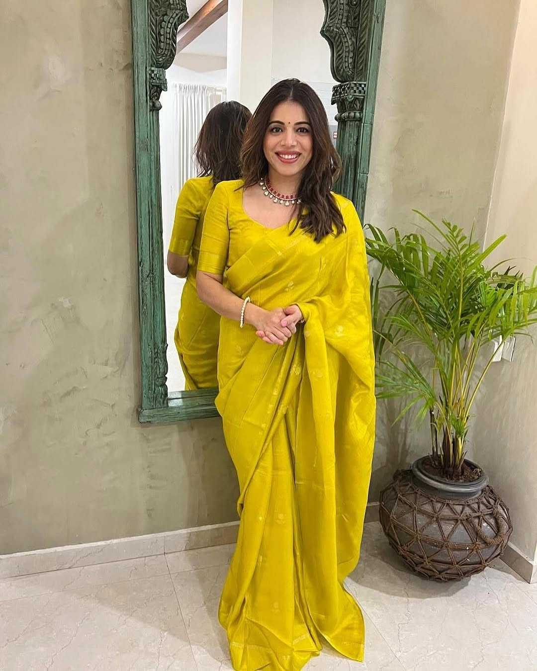 Viscose Jacquard Saree
