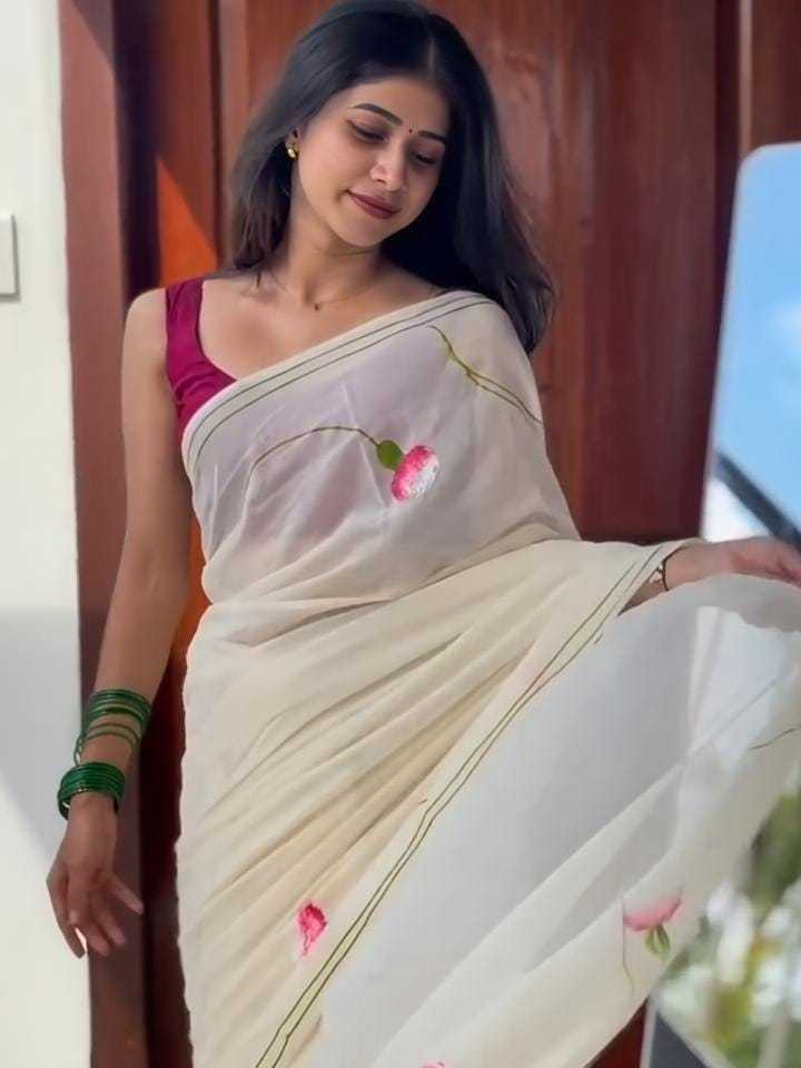 Linen Printed Saree in Off White