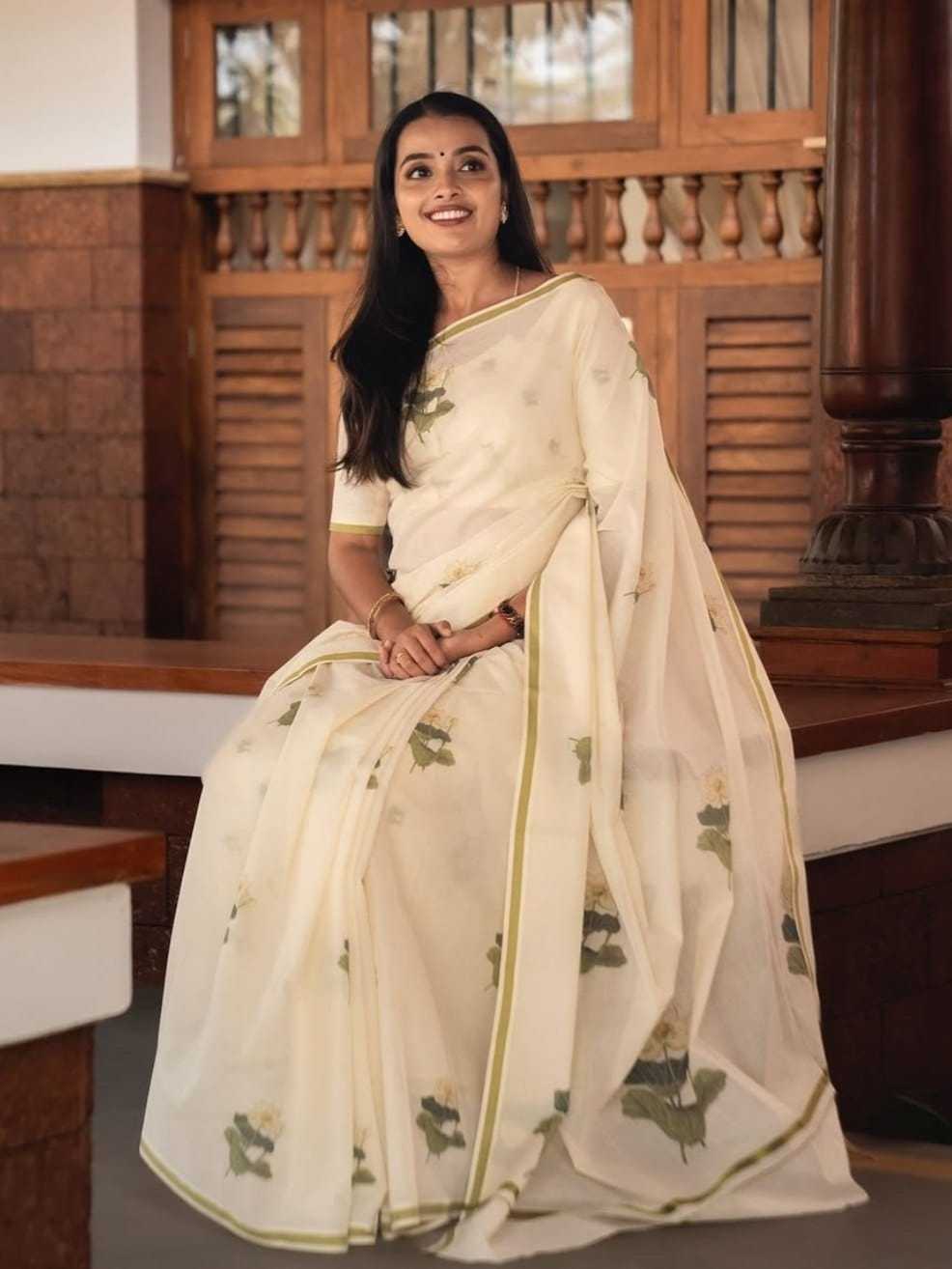 Linen Printed Saree in Off White