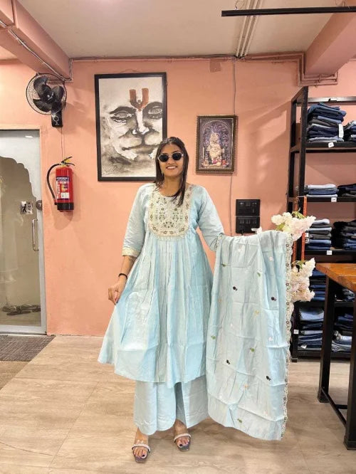 Laun Heavy Roman Silk Embroidery Suit