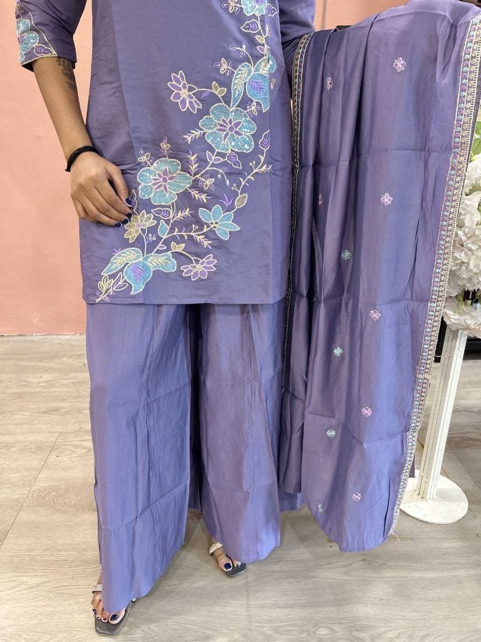 SET Heavy Roman Silk Embroidery Suit